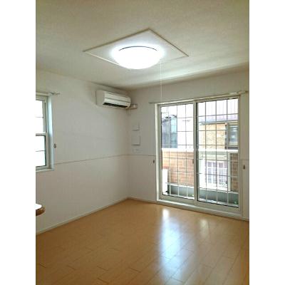 リシアンサス 101【管理NO：1-017060901-01010】 ★家具家電は申し込み後に搬入します★ ★2026年08月下旬入居可能★の物件写真2