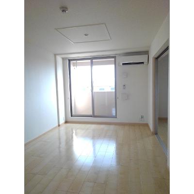グロリア　レジデンス 405【管理NO：1-018988201-04050】 ★家具家電は申し込み後に搬入します 2026年09月中旬入居可能の物件写真2