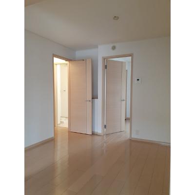 カーサ・セレッソ 101【管理NO：1-015863001-01010】 ★家具家電は申し込み後に搬入します 2026年09月中旬入居可能の物件写真2