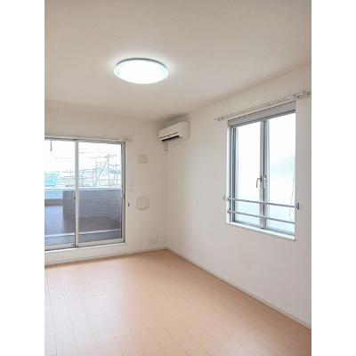 サンディアル 303【管理NO：1-019034801-03030】 ★家具家電は申し込み後に搬入します★ ★2026年08月下旬入居可能★の物件写真2
