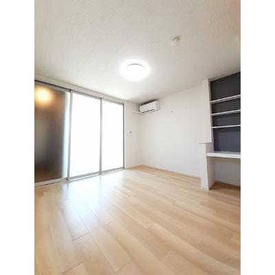 リバーアイランドⅢ 105【管理NO：1-027291301-01040】 ★家具家電は申し込み後に搬入します★の物件写真2