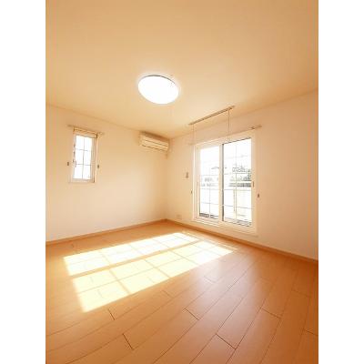 エレガント藤間　Ⅱ 201【管理NO：1-015563002-02010】 ★家具家電は申し込み後に搬入します★ ★2026年09月中旬入居可能★の物件写真2