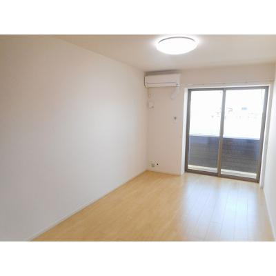 アーバンスクエア小牧原 102【管理NO：1-022674701-01020】 ★家具家電は申し込み後に搬入します★ ★2026年09月中旬入居可能★の物件写真2