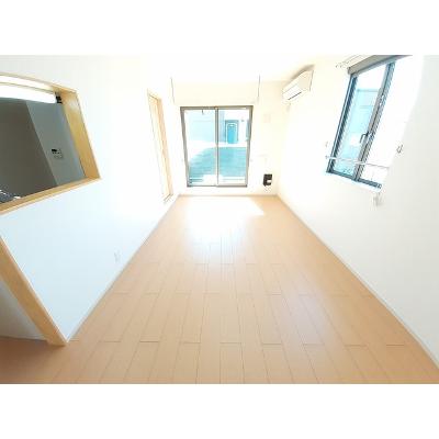 グラース 303【管理NO：1-017219401-03030】 ★家具家電は申し込み後に搬入します★の物件写真2