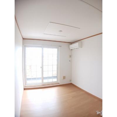 フロントパーク　こうか 203【管理NO：1-012185601-02030】 ★家具家電は申し込み後に搬入します★の物件写真2