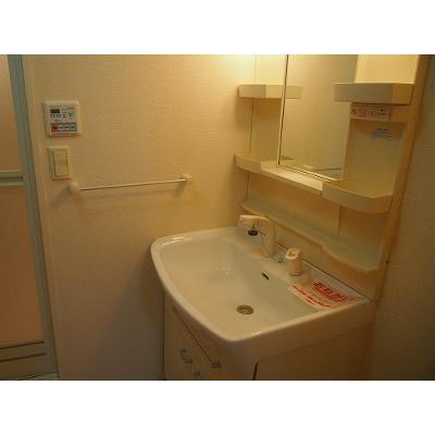 カトレーヴⅢ 103【管理NO：1-013242201-01030】 ★家具家電は申し込み後に搬入します★の物件写真6