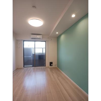 カーサ・オストロ 102【管理NO：1-026327001-01020】 ★家具家電は申し込み後に搬入します★の物件写真2