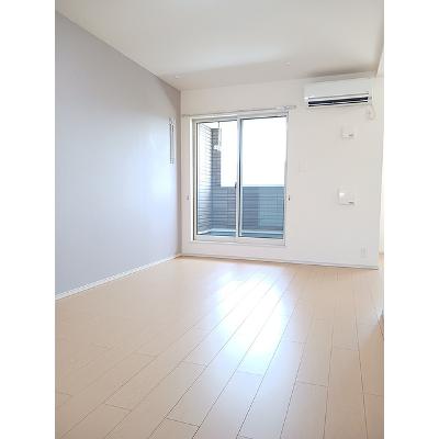 コッティ　クワハラⅠ 205【管理NO：1-020363601-02040】 ★家具家電は申し込み後に搬入します★の物件写真2