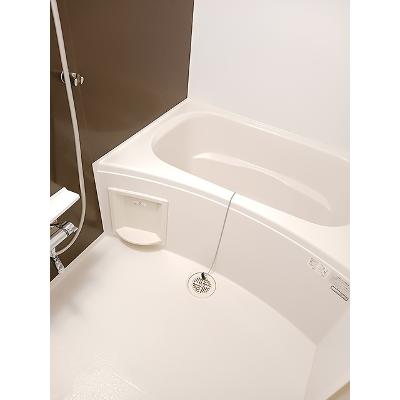 コッティ　クワハラⅠ 205【管理NO：1-020363601-02040】 ★家具家電は申し込み後に搬入します★の物件写真4