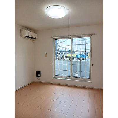 ラフィーネ 201【管理NO：1-017509201-02010】 ★家具家電は申し込み後に搬入します★の物件写真2