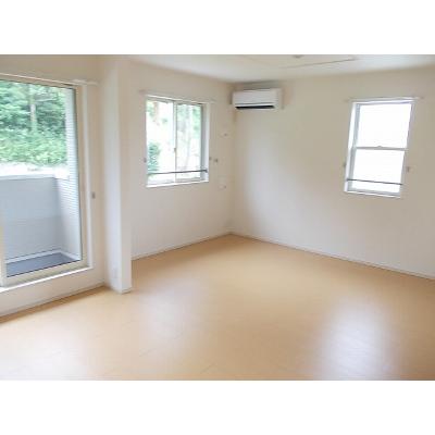 エメラルド　シオン　Ａ 202【管理NO：1-018170101-02020】 ★家具家電は申し込み後に搬入します★ ★2026年09月下旬入居可能★の物件写真2
