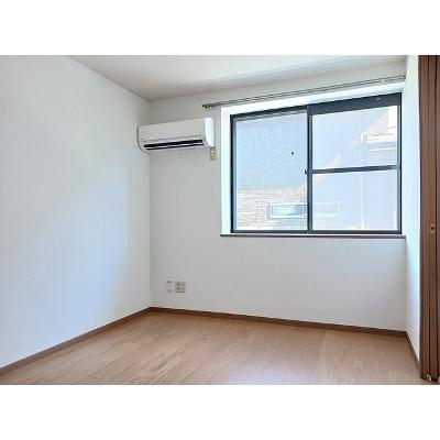 エテルノ光 101【管理NO：1-010203901-01010】 ★家具家電は申し込み後に搬入します★ ★2026年09月中旬入居可能★の物件写真2