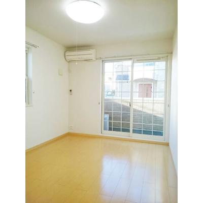 ウェールス 101【管理NO：1-015456001-01010】 ★家具家電は申し込み後に搬入します★ ★2026年09月中旬入居可能★の物件写真2