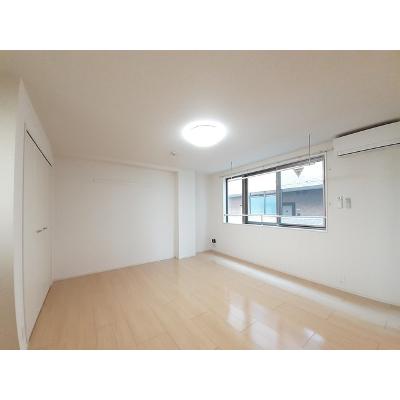 ラ・メゾン 304【管理NO：1-022908801-03040】 ★家具家電は申し込み後に搬入します★ ★2026年10月中旬入居可能★の物件写真2