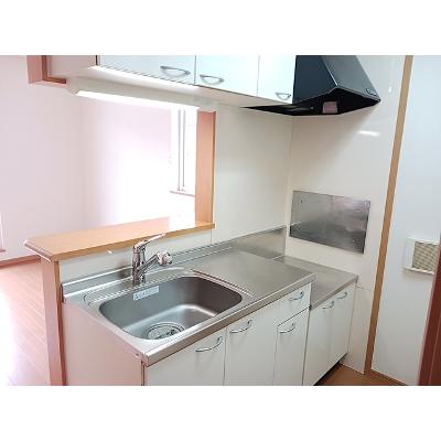 プリムローズ 202【管理NO：1-013769101-02020】 ★家具家電は申し込み後に搬入します★の物件写真3