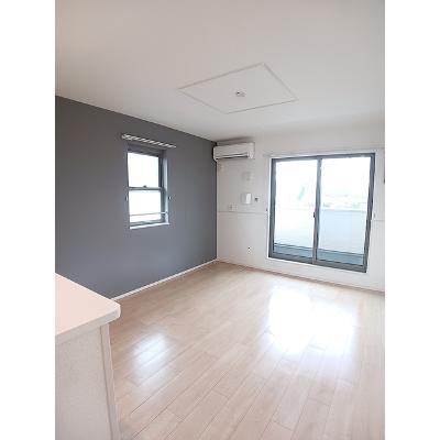 カッツェ＆ラッテ　Ⅱ 201【管理NO：1-021596502-02010】 ★家具家電は申し込み後に搬入します★の物件写真2