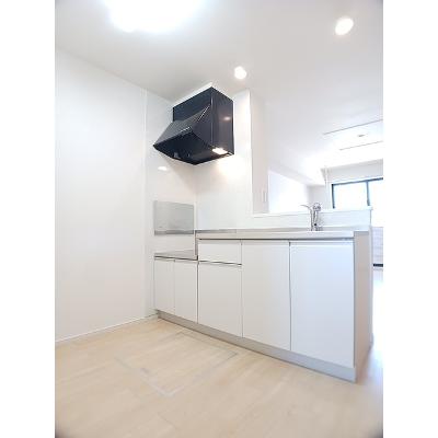 エバーグリーン 105【管理NO：1-021668502-01040】 ★家具家電は申し込み後に搬入します★の物件写真3