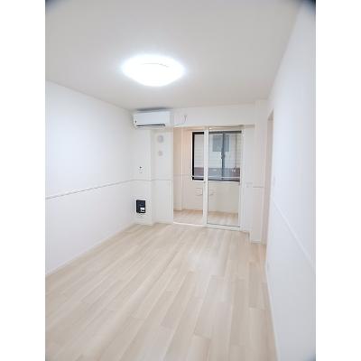 向日葵之颯Ⅱ 103【管理NO：1-028603602-01030】 ★家具家電は申し込み後に搬入します★ ★2026年09月下旬入居可能★の物件写真2