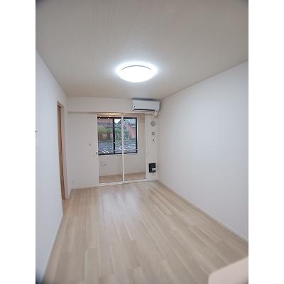 ルミナス　ブラン 102【管理NO：1-028503501-01020】 ★家具家電は申し込み後に搬入します★の物件写真2