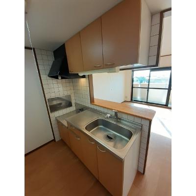 フォレストパレス五番館 305【管理NO：1-010446201-03040】 ★家具家電は申し込み後に搬入します★ ★2026年09月上旬入居可能★の物件写真3