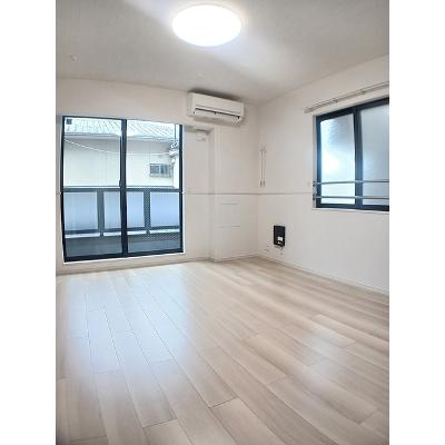 メープルコート小川 202【管理NO：1-028432901-02020】 ★家具家電は申し込み後に搬入します★の物件写真2