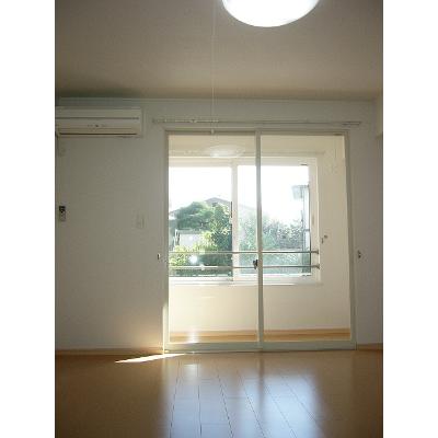 サン・メーラⅡ 101【管理NO：1-015970802-01010】 ★家具家電は申し込み後に搬入します★ ★2026年10月上旬入居可能★の物件写真2