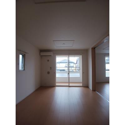 クリキノ 202【管理NO：1-018172701-02020】 ★家具家電は申し込み後に搬入します★ ★2026年10月上旬入居可能★の物件写真2