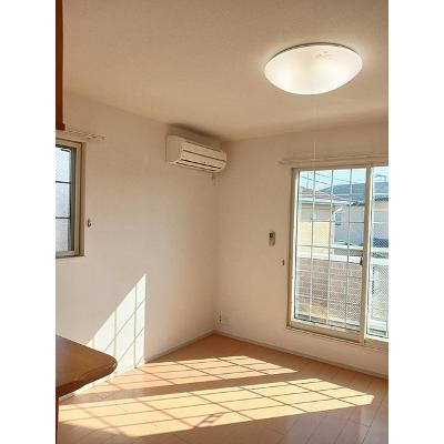 エクセル 201【管理NO：1-017152401-02010】 ★家具家電は申し込み後に搬入します★ ★2026年09月中旬入居可能★の物件写真2