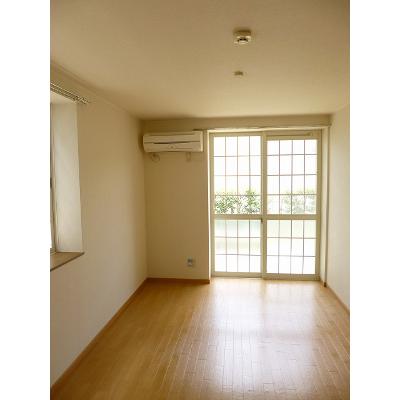 グローブⅡ 101【管理NO：1-009480701-01010】 ★家具家電は申し込み後に搬入します★ ★2026年09月中旬入居可能★の物件写真2