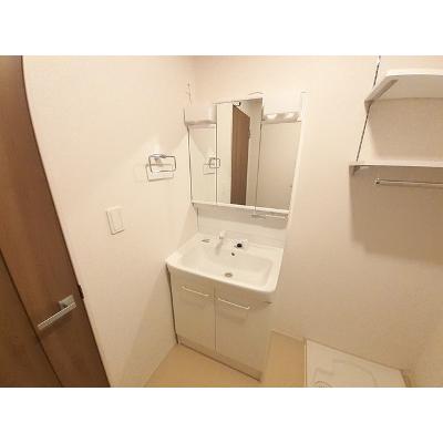 バンブー　ニン　Ａ 102【管理NO：1-026976501-01020】 ★家具家電は申し込み後に搬入します★ ★2026年10月中旬入居可能★の物件写真6