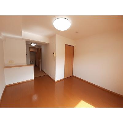 アウローラ冨士 202【管理NO：1-014260901-02020】 ★家具家電は申し込み後に搬入します★ ★2026年09月下旬入居可能★の物件写真2