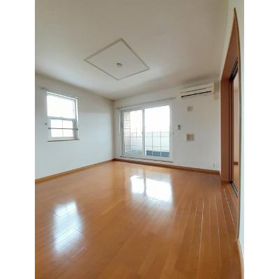 メイクロード 205【管理NO：1-014609401-02040】 ★家具家電は申し込み後に搬入します★の物件写真2