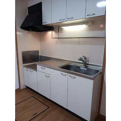 メイクロード 105【管理NO：1-014609401-01040】 ★家具家電は申し込み後に搬入します★の物件写真3
