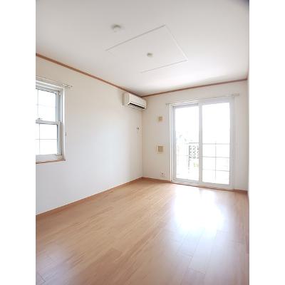 ラフレシールＡ 102【管理NO：1-012740201-01020】 ★家具家電は申し込み後に搬入します★の物件写真2