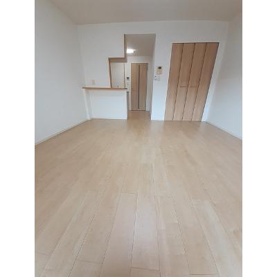 ラ　フローラ 101【管理NO：1-014439901-01010】 ★家具家電は申し込み後に搬入します★ ★2026年09月中旬入居可能★の物件写真2