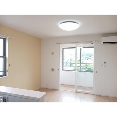 クラウンⅡ 201【管理NO：1-021506101-02010】 ★家具家電は申し込み後に搬入します★の物件写真2