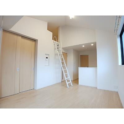カーサカメリアⅡ 205【管理NO：1-021939302-02040】 ★家具家電は申し込み後に搬入します★の物件写真2