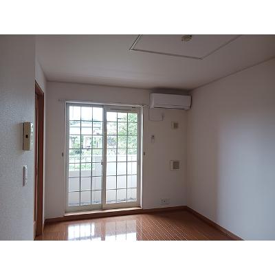 パーク・ユニゾン 203【管理NO：1-014436101-02030】 ★家具家電は申し込み後に搬入します★の物件写真2
