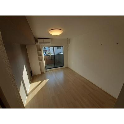 ラ・ヴィベール 204【管理NO：1-026932901-02040】 ★家具家電は申し込み後に搬入します★の物件写真2