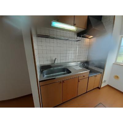 ウエスト・ピーク 102【管理NO：1-009374601-01020】 ★家具家電は申し込み後に搬入します★ ★2026年09月中旬入居可能★の物件写真3