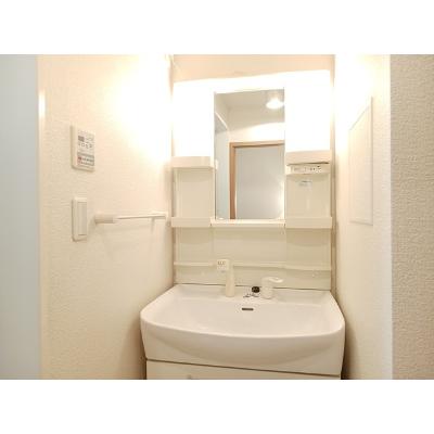 クローバー 201【管理NO：1-014540001-02010】 ★家具家電は申し込み後に搬入します★の物件写真6