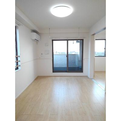 アルコバレーニⅢ 301【管理NO：1-024484101-03010】 ★家具家電は申し込み後に搬入します★ ★2026年09月中旬入居可能★の物件写真2