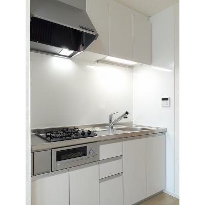 エクラ 201【管理NO：1-026014501-02010】 ★家具家電は申し込み後に搬入します★ ★2026年09月中旬入居可能★の物件写真3
