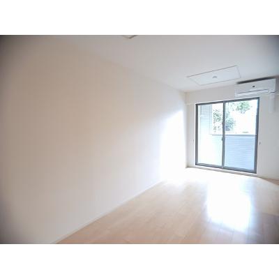 ラレース 103【管理NO：1-021210101-01030】 ★家具家電は申し込み後に搬入します★ ★2026年09月中旬入居可能★の物件写真2