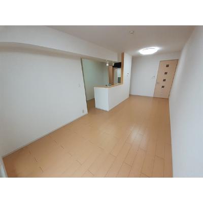 ピュア　ウエスト 302【管理NO：1-018356401-03020】 ★家具家電は申し込み後に搬入します★ ★2026年11月中旬入居可能★の物件写真2