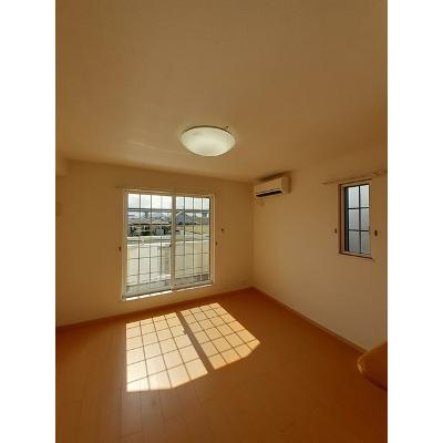 レクサス　Ｅ 202【管理NO：1-016904402-02020】 ★家具家電は申し込み後に搬入します★ ★2026年10月下旬入居可能★の物件写真2