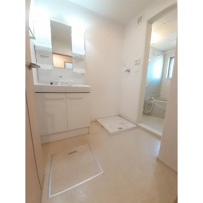 apartment 〒108-0075　東京都港区港南２丁目16-1