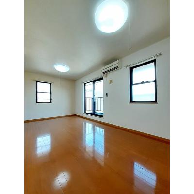 ラ　シャンテ 205【管理NO：1-013683801-02040】 ★家具家電は申し込み後に搬入します★ ★2026年09月中旬入居可能★の物件写真2