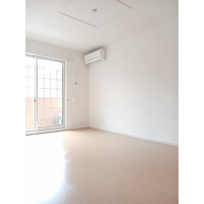シャイニング　スマイル２ 103【管理NO：1-018977102-01030】 ★家具家電は申し込み後に搬入します★ ★2026年09月中旬入居可能★の物件写真2