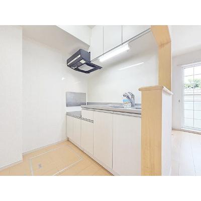 花椿 102【管理NO：1-017117801-01020】 ★家具家電は申し込み後に搬入します★の物件写真3